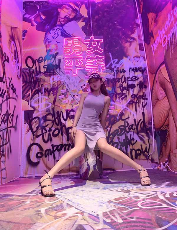 曼谷外围女大学生